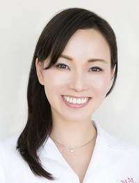 表参道美容皮膚科のケミカルピーリングにおすすめの医師は「三宅真紀」先生