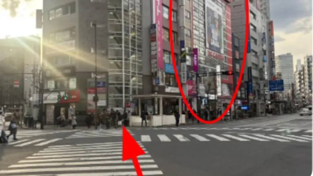 ビックカメラ 池袋西口店